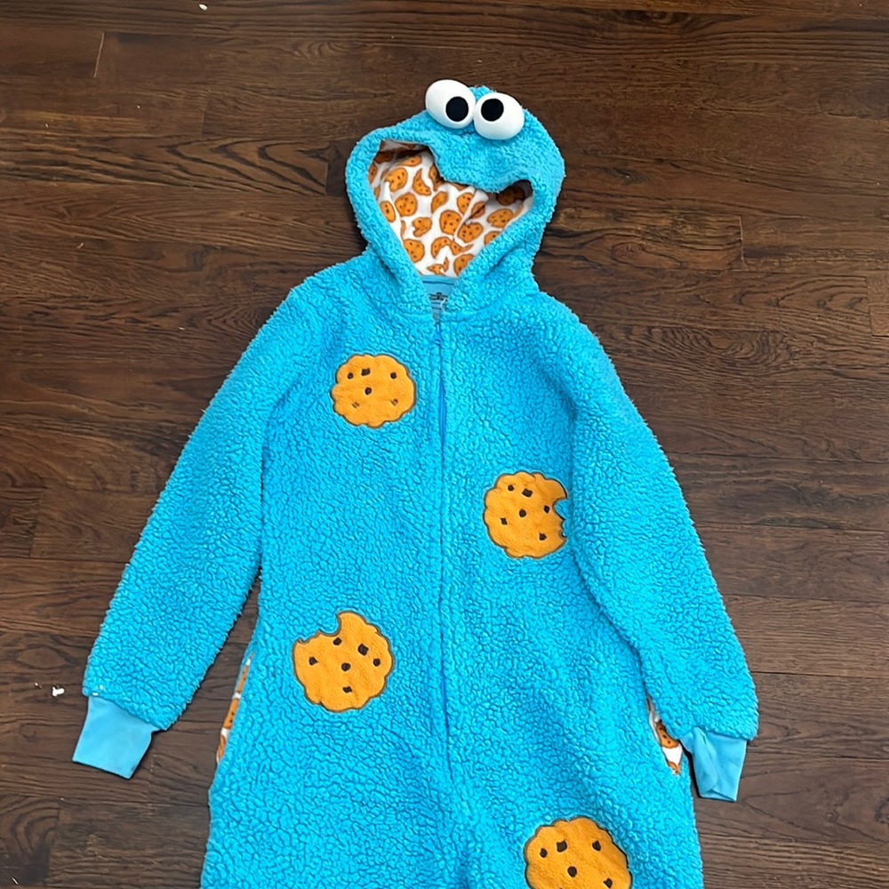 used Sesame Street onesie blue size Xs